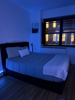 Iron/ironing board, WiFi, bed sheets - Artist's Apartment in Manhattan (New York)