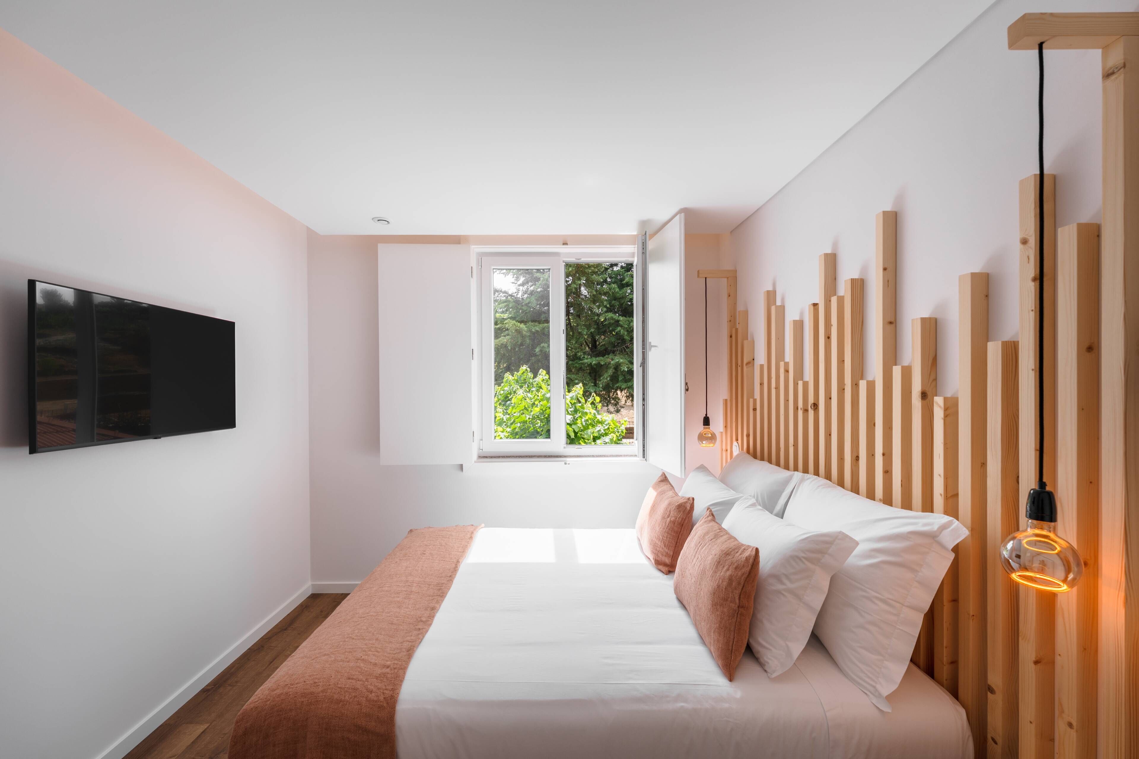 Acceso a internet y ropa de cama 
