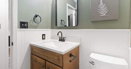 Looking for a cozy stay? This home is centrally located and sleeps 6.