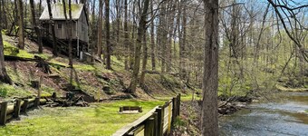 Serene 2-bedroom cottage along Marsh Creek in charming Gettysburg