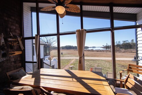 Multi-Home Waterfront Eastern Shore Retreat with 80+ acres to yourself