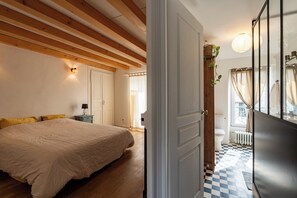3 bedrooms, iron/ironing board, travel cot, WiFi