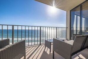 Property grounds - Sandy Seahorse Tower 3 - 10th floor - best view! Private balcony, 2 kings, bunks (Panama City Beach)