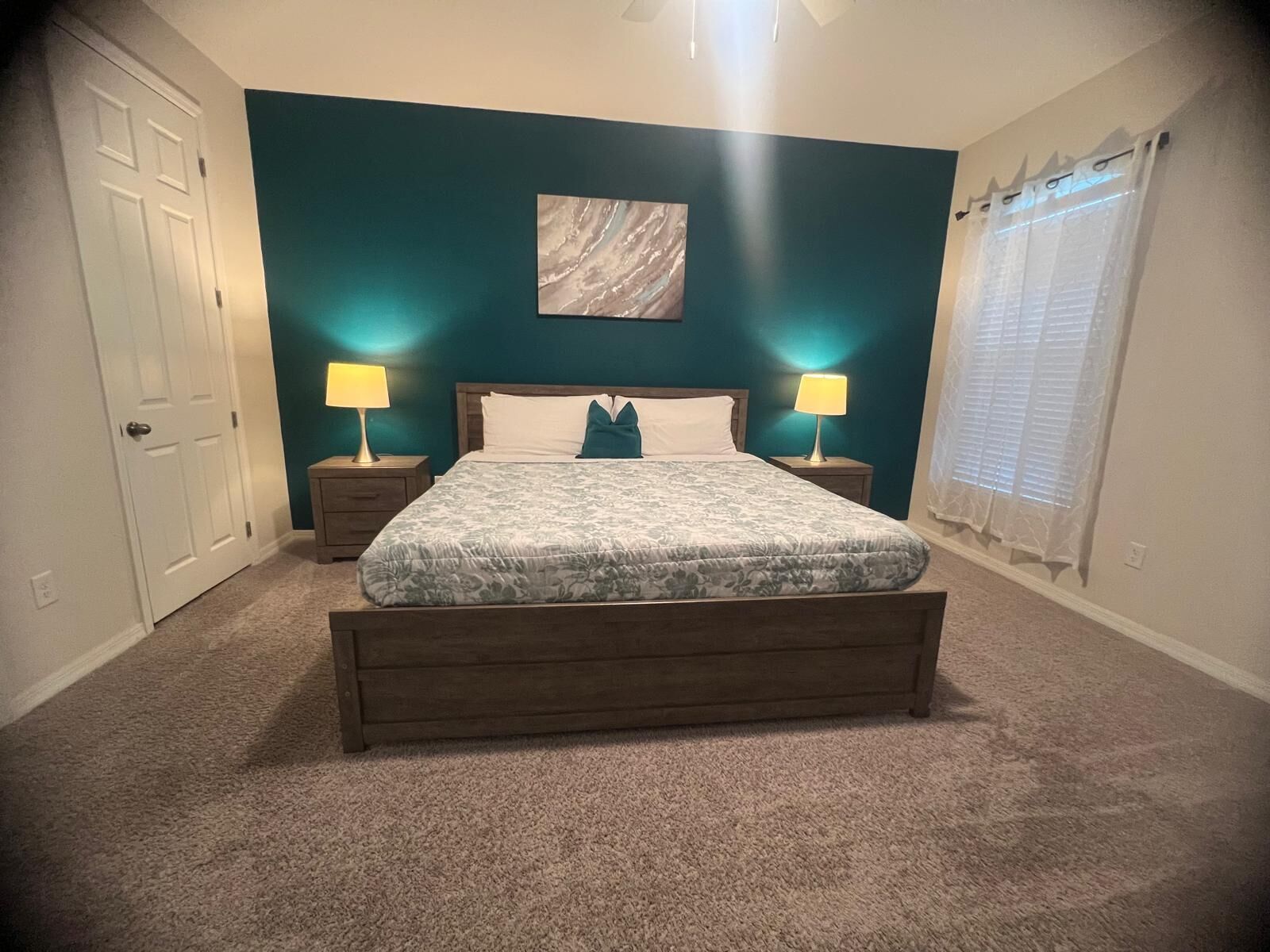 6 habitaciones, tabla de planchar con plancha y wifi 