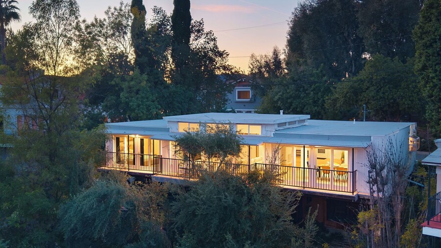 Scenic LA Stay Near Ventura Blvd With Deck, Games, Fireplace & Outdoor Dining Marmol Vista by Avantstay
