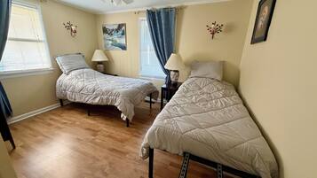 2 dormitorios, tabla de planchar con plancha, wifi gratis y ropa de cama