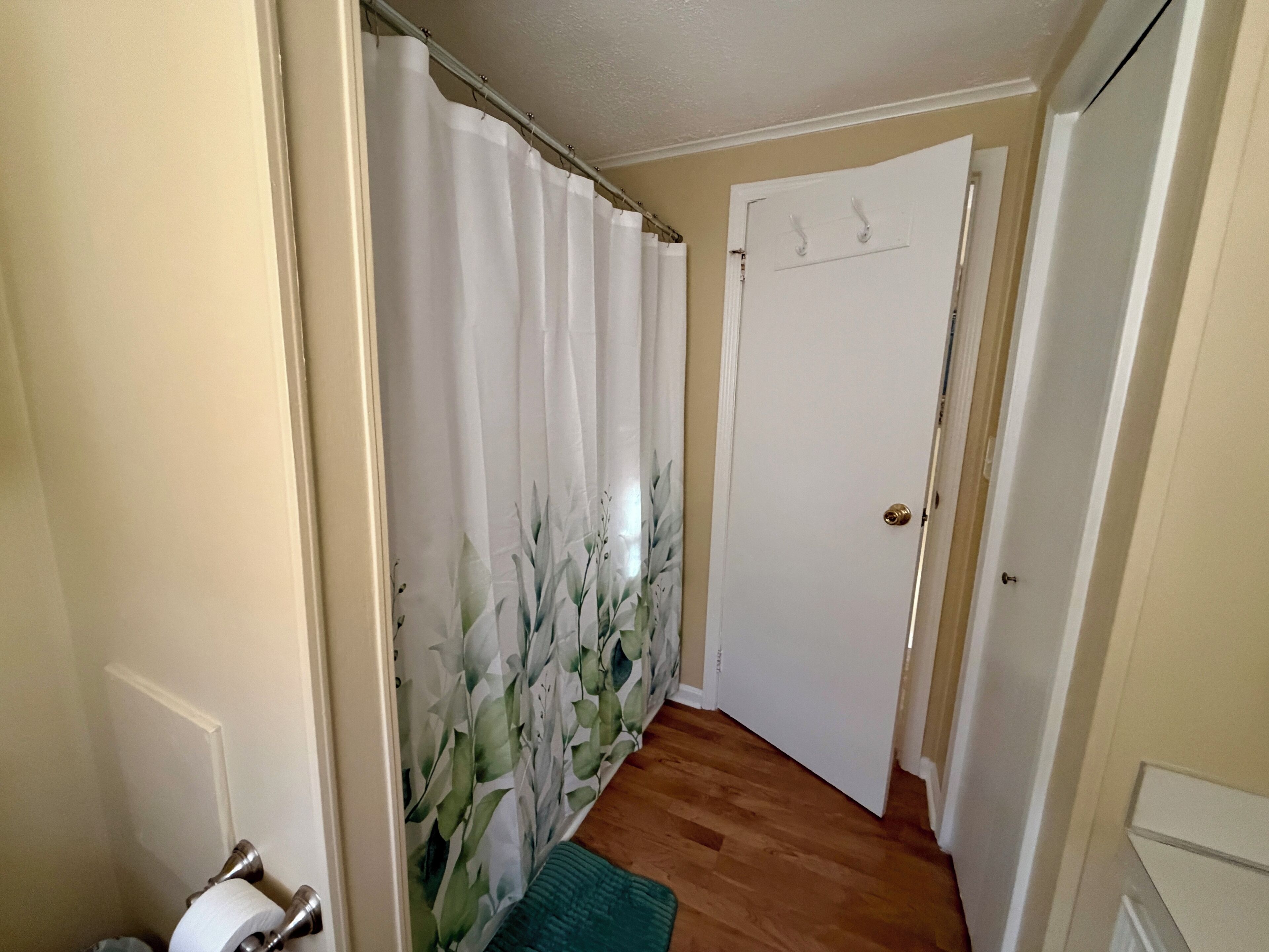 Towels, soap, shampoo, toilet paper