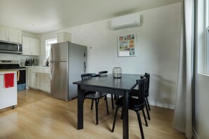 Private kitchen - • Gorgeous 2 Bed Cottage in Dtwn Riverside • (Riverside)