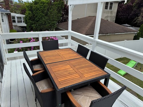 PEACE OF MIND IN THIS CHARMING UPPER LEVEL 3 BEDROOM 1 BATH SUITE