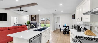 Modern 4BR Home 8 Beds 10 Guests Family Stay