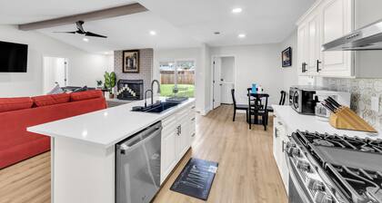 Modern 4BR Home 8 Beds 10 Guests Family Stay