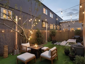 Outdoor dining - Fire Pit Retreat w/ Games 4 Beds Near LAX & Beach (Lawndale)