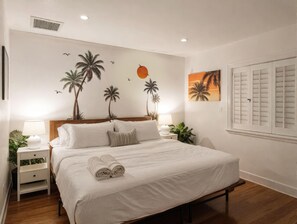3 slaapkamers, een strijkplank/strijkijzer, reisbedje, gratis wifi