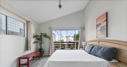 Walk-to-Beach Stay w/ Pool Table & Bikes