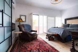 Desk, iron/ironing board, travel cot, free WiFi