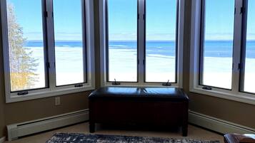4 quartos, Wi-Fi de cortesia, roupa de cama