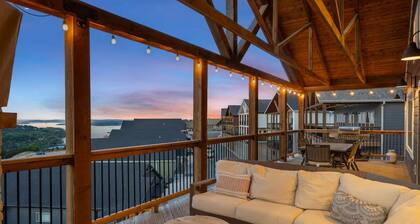 On the Rocks Lodge - Sleeps 18