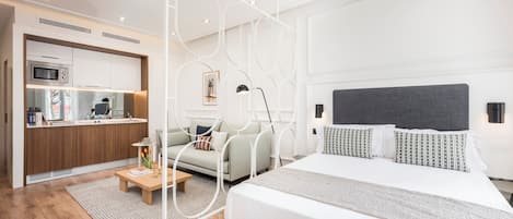 Iron/ironing board, free WiFi, bed sheets