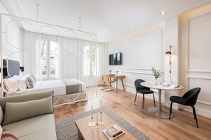 Iron/ironing board, free WiFi, bed sheets - Victoria XIX - Studio Apartment, Sleeps 2 (Malaga)