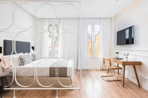 Iron/ironing board, free WiFi, bed sheets - Victoria XIX - Studio Apartment, Sleeps 2 (Malaga)