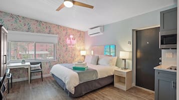 1 bedroom, bed sheets