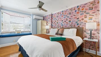 Internet, bed sheets