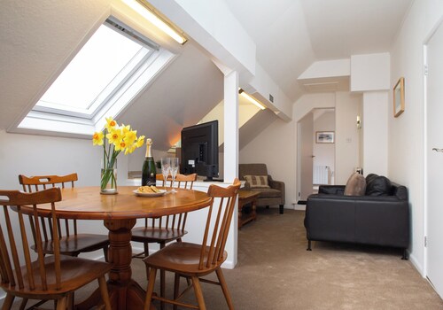 Light-filled coastal living, just moments from Cardigan Bay