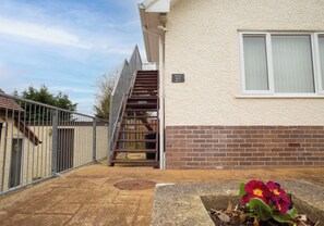 Property grounds - Light-filled coastal living, just moments from Cardigan Bay (Cardigan)