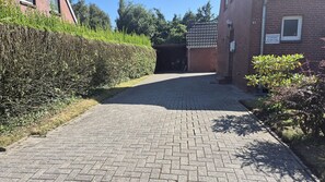 Property grounds - Vacation apartment Hans im Netz on the upper floor (Hagermarsch)