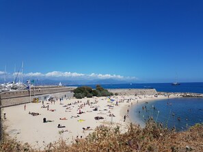 Vlak bij het strand