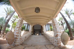 Perincian bahagian luar