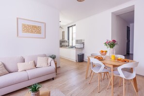 TV - L'appartement Matisse - Charmant T2 proche centre (Le Cateau-Cambrésis)