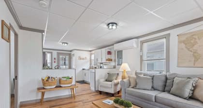 Castaway Cottages - Heart of Hampton Beach