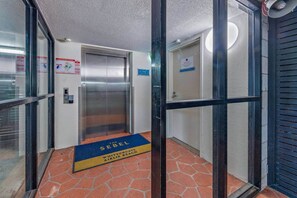 Interior - Ocean Rise at Airlie One (Airlie Beach)