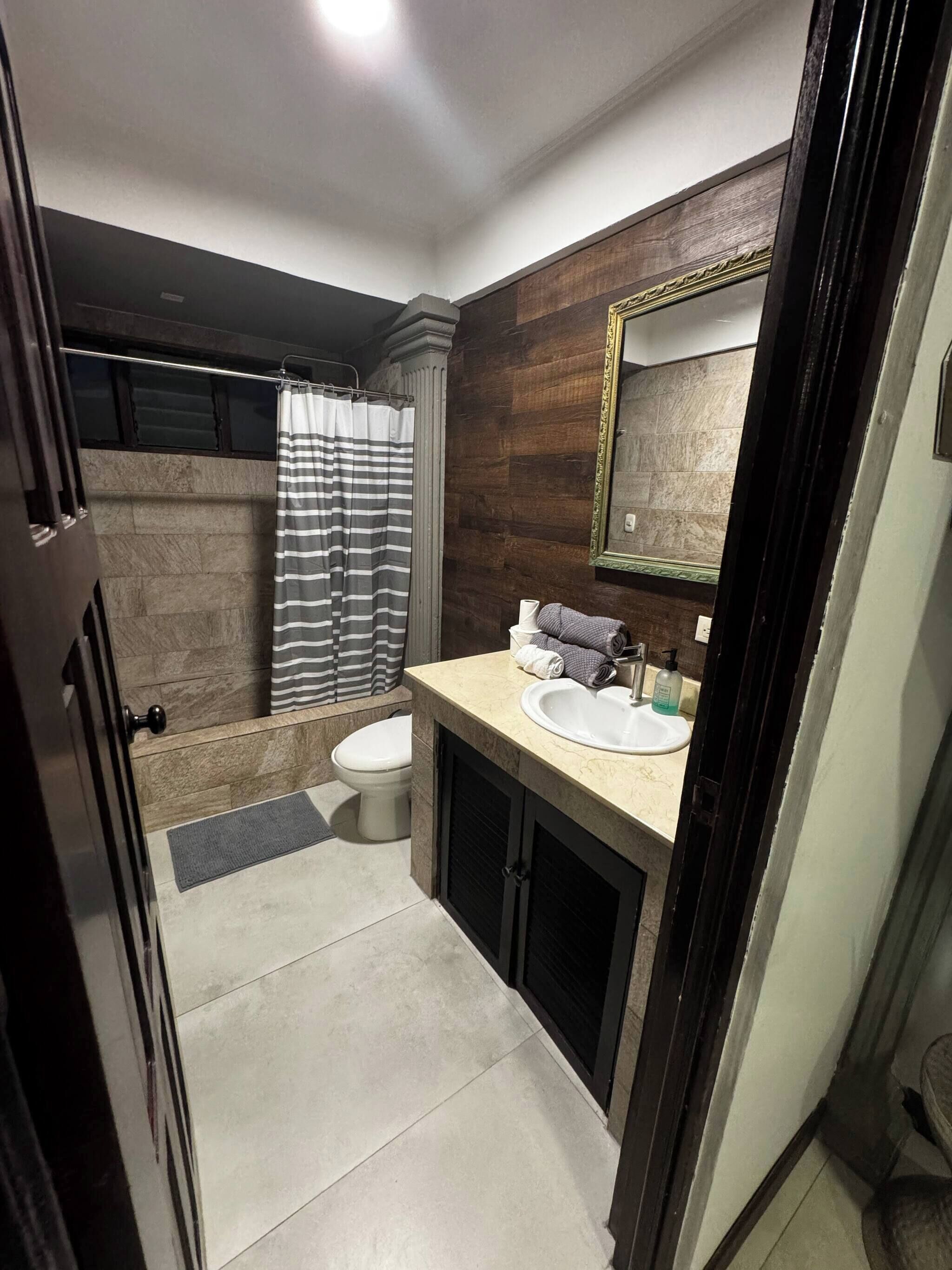 Studio, 1 chambre | Salle de bain