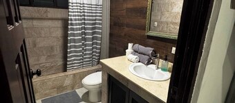 Studio 05 in Santa Ana Central, Convenient, and Comfortable
