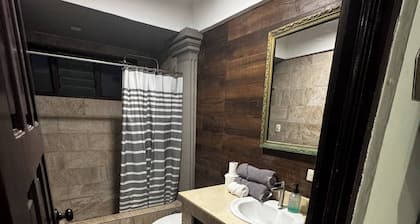 Studio 05 in Santa Ana Central, Convenient, and Comfortable
