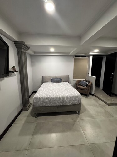Studio 05 in Santa Ana Central, Convenient, and Comfortable