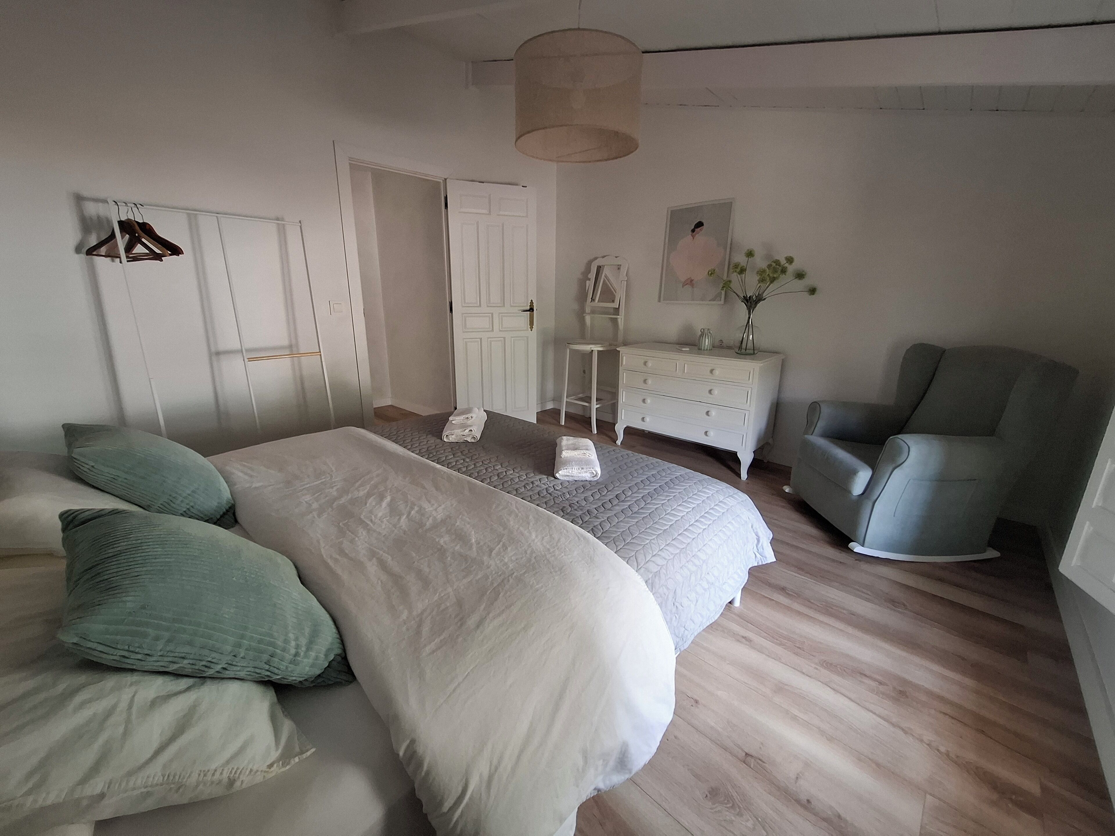 3 bedrooms, iron/ironing board, travel crib, free WiFi