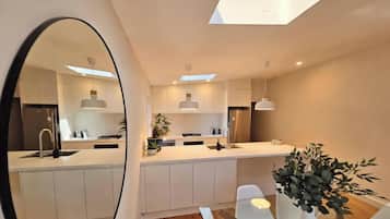 Microwave, oven, stovetop, dishwasher
