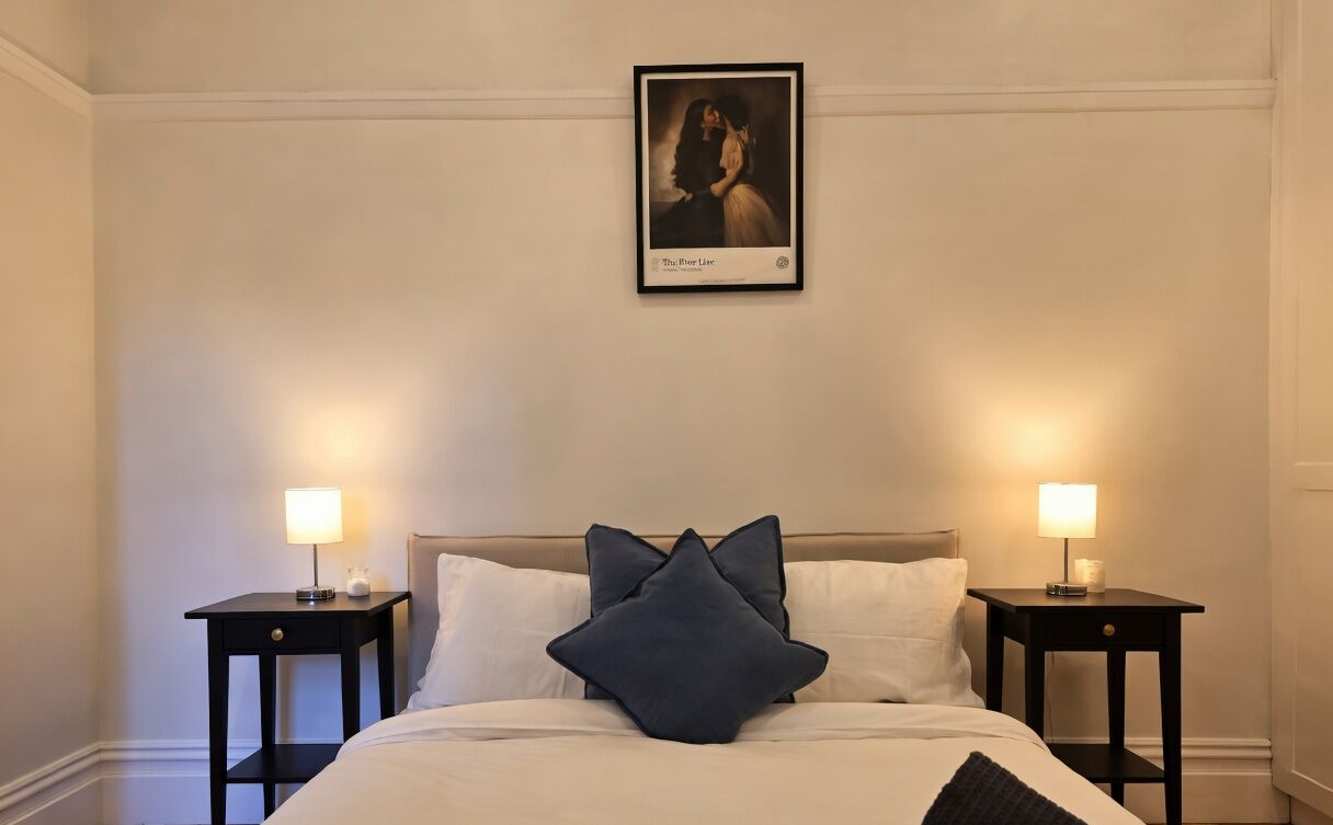 Iron/ironing board, WiFi, bed sheets