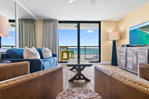 Condo, varias camas (SunDestin 303) | Área de sala de estar