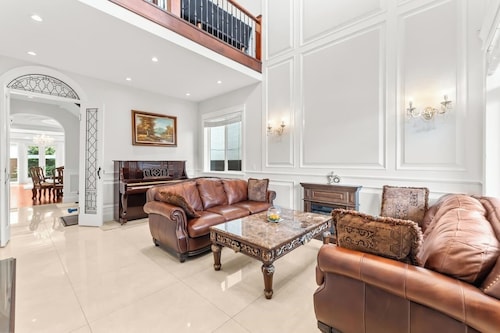 Luxury King suite in Richmond - Close to YVR