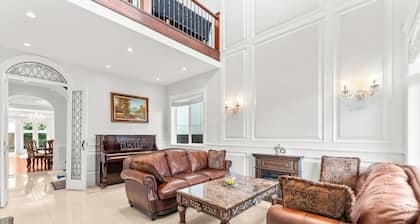 Luxury King suite in Richmond - Close to YVR