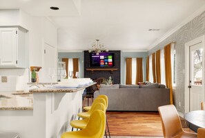 Interior - ROVE LIVING KL- Yellow Oak (San Antonio)