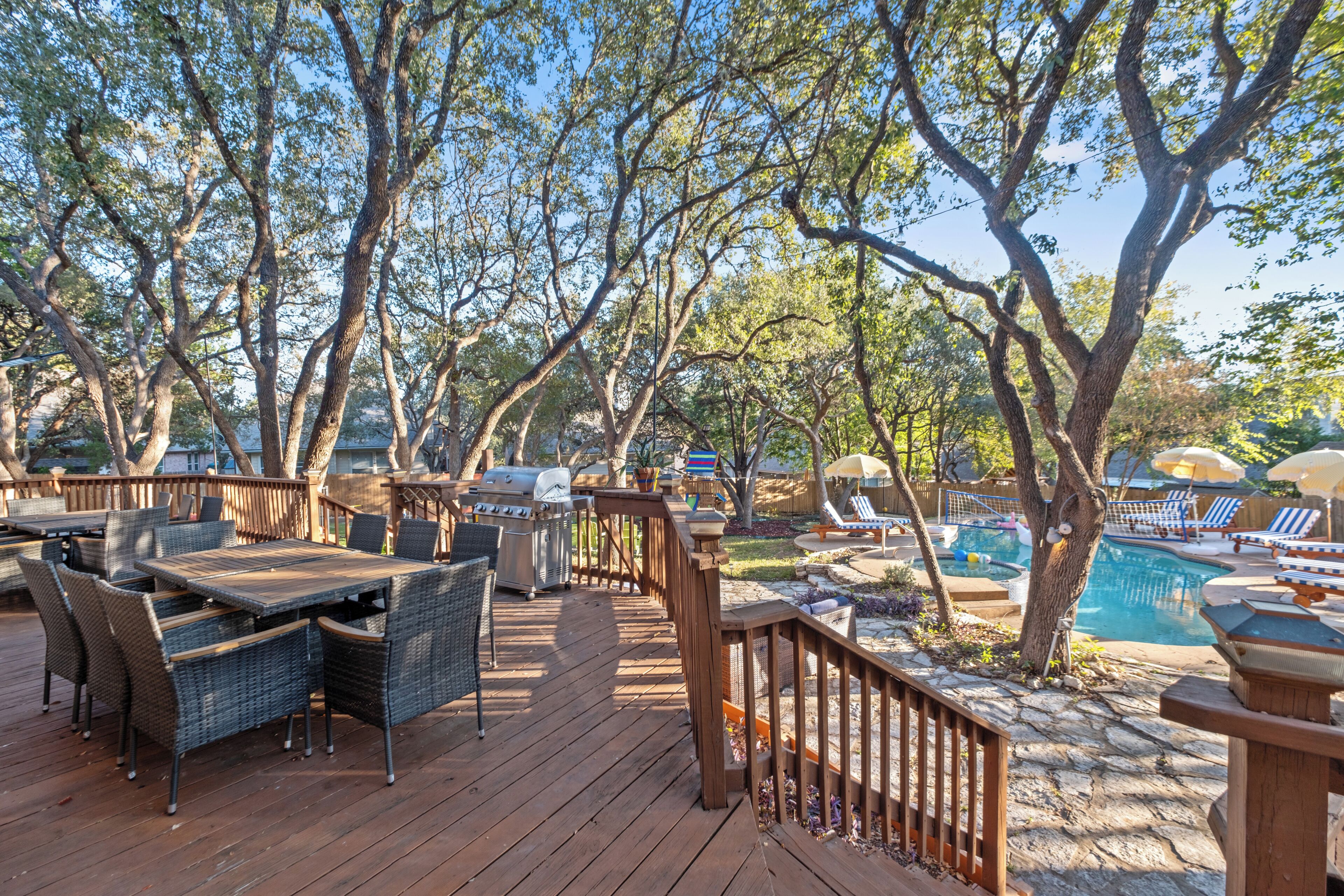 Family House, 5 Bedrooms, Pets allowed, Pool View | Outdoor dining