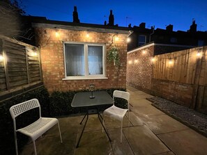 Outdoor dining - Basement Workspace • Game Room • Spacious Bedrooms • Warwick • Train Station (Warwick)