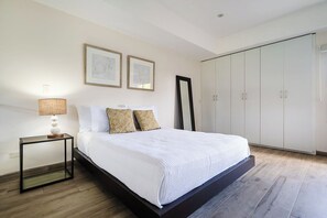 5 bedrooms, in-room safe, desk, free WiFi - Exclusive 5-Bedroom Oasis with Beach Club Access + Private Pool (Tamarindo)