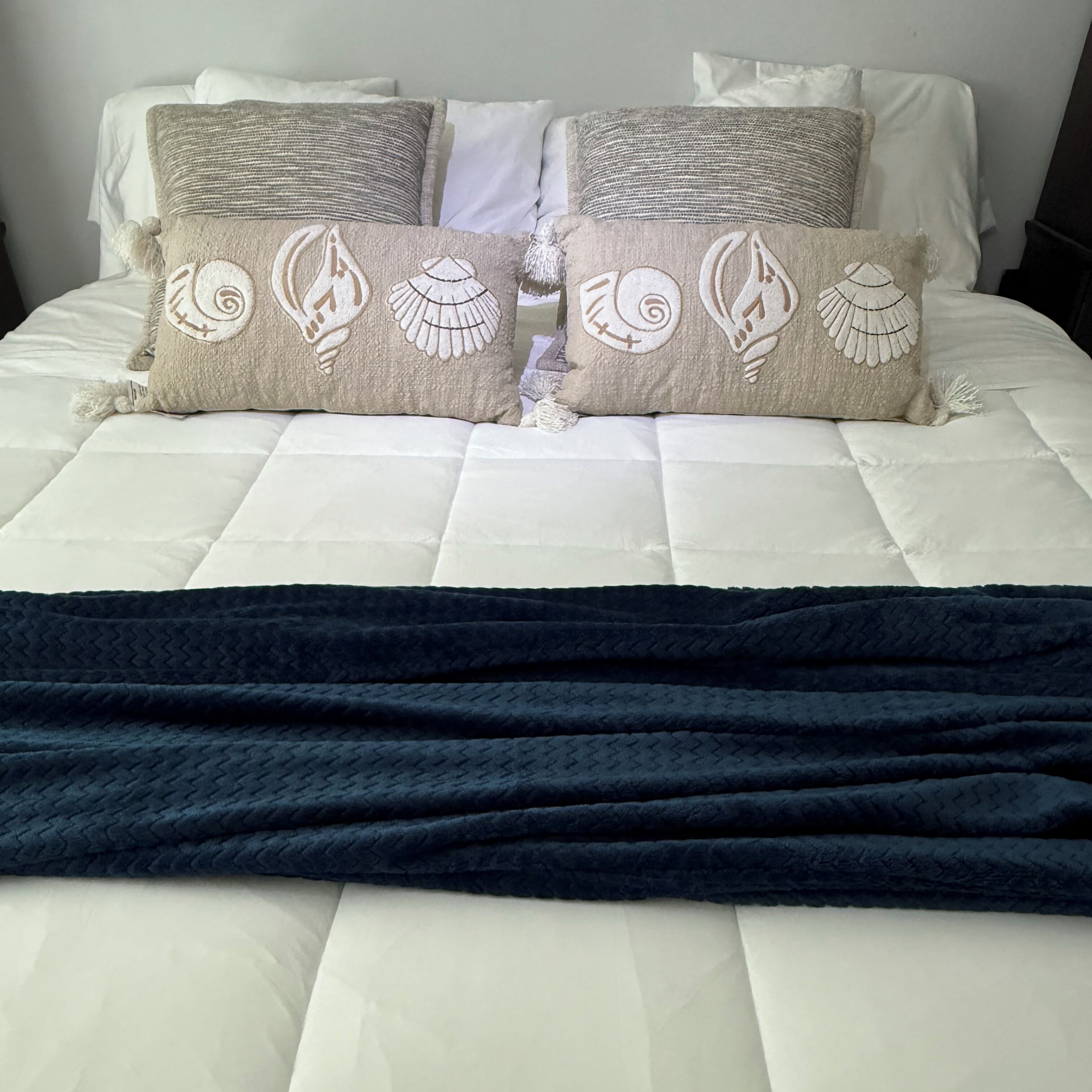 5 habitaciones, tabla de planchar con plancha y wifi gratis 