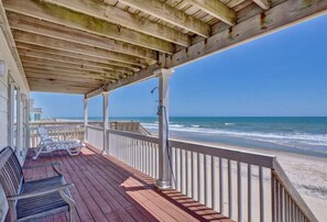 Property grounds - Coastal Retreat Perfect For The Entire Family (North Topsail Beach)